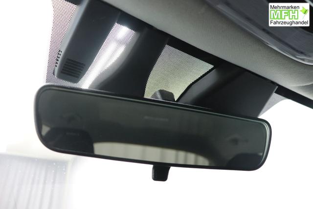 Hyundai i20 Family 1.0 T-GDI 73 kW (100 PS) Navigationssystem, Klimaautomatik, Sitzheizung, Lenkradheizung, Radio mit DAB, Apple CarPlay & Android Auto, Rückfahrkamera, Einparkhilfe hinten, Lichtsensor, Spurassistent, Fernlichtassistent, Verkehrszeichenassistent uvm. 