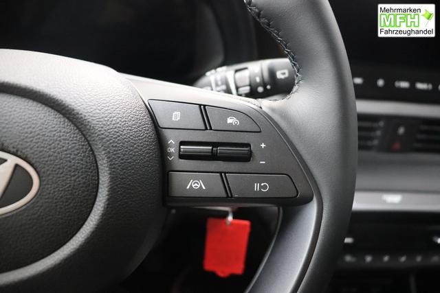 Hyundai i20 Family 1.0 T-GDI 73 kW (100 PS) Navigationssystem, Klimaautomatik, Sitzheizung, Lenkradheizung, Radio mit DAB, Apple CarPlay & Android Auto, Rückfahrkamera, Einparkhilfe hinten, Lichtsensor, Spurassistent, Fernlichtassistent, Verkehrszeichenassistent uvm. 