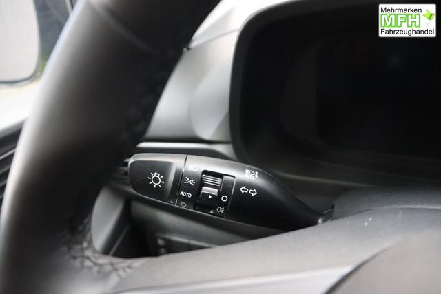 Hyundai i20 Family 1.0 T-GDI 73 kW (100 PS) Navigationssystem, Klimaautomatik, Sitzheizung, Lenkradheizung, Radio mit DAB, Apple CarPlay & Android Auto, Rückfahrkamera, Einparkhilfe hinten, Lichtsensor, Spurassistent, Fernlichtassistent, Verkehrszeichenassistent uvm. 