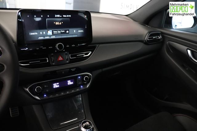 Hyundai i30 N Line 1.5 TGDi 117 kW (160 PS) Navigationssystem, DAB, Bluetooth, Android Auto, Apple CarPlay, 2-Zonen-Klimaautomatik, R&uuml;ckfahrkamera, Sitzheizung, Lenkradheizung, 18" Leichtmetallfelgen, uvm. 
