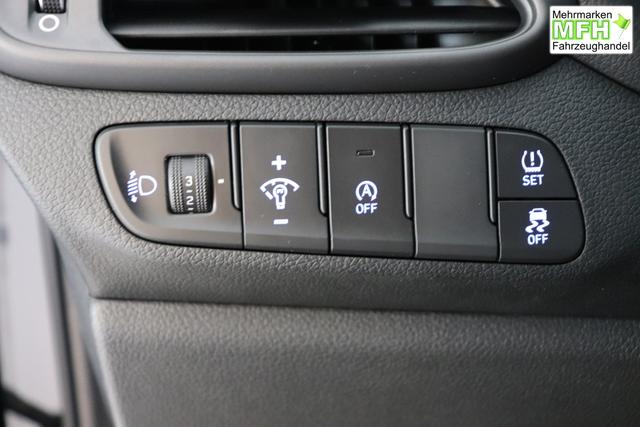 Hyundai i30 GO+ 1.0 TGDi DCT 73 kW (100 PS) Navigationssystem, Radio, DAB, Android Auto, Apple CarPlay, 2-Zonen-Klimaautomatik, Lenkradheizung, Sitzheizung, Induktionsladen des Smartphones, 17" Leichtmetallfelgen, uvm. 