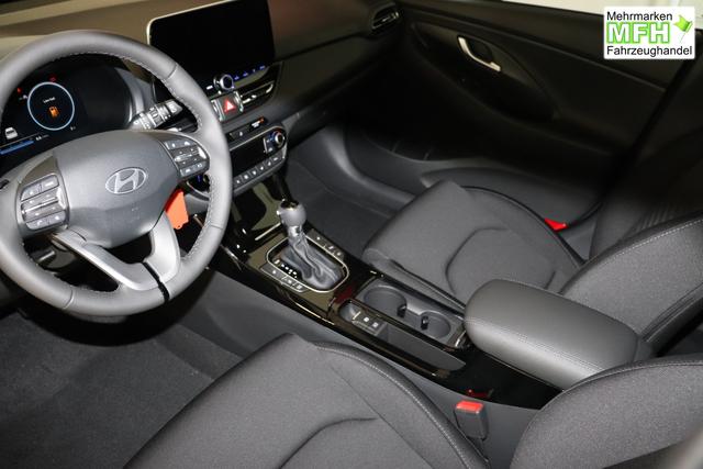 Hyundai i30 GO+ 1.0 TGDi DCT 73 kW (100 PS) Navigationssystem, Radio, DAB, Android Auto, Apple CarPlay, 2-Zonen-Klimaautomatik, Lenkradheizung, Sitzheizung, Induktionsladen des Smartphones, 17" Leichtmetallfelgen, uvm. 