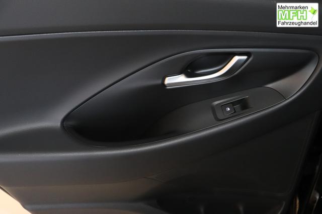 Hyundai i30 GO+ 1.0 TGDi DCT 73 kW (100 PS) Navigationssystem, Radio, DAB, Android Auto, Apple CarPlay, 2-Zonen-Klimaautomatik, Lenkradheizung, Sitzheizung, Induktionsladen des Smartphones, 17" Leichtmetallfelgen, uvm. 