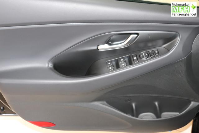 Hyundai i30 GO+ 1.0 TGDi DCT 73 kW (100 PS) Navigationssystem, Radio, DAB, Android Auto, Apple CarPlay, 2-Zonen-Klimaautomatik, Lenkradheizung, Sitzheizung, Induktionsladen des Smartphones, 17" Leichtmetallfelgen, uvm. 