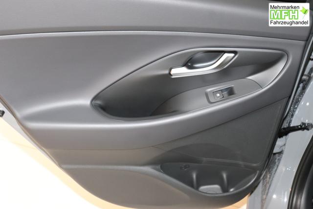 Hyundai i30 N Line 1.5 TGDi 117 kW (160 PS) Navigationssystem, DAB, Bluetooth, Android Auto, Apple CarPlay, 2-Zonen-Klimaautomatik, R&uuml;ckfahrkamera, Sitzheizung, Lenkradheizung, 18" Leichtmetallfelgen, uvm. 
