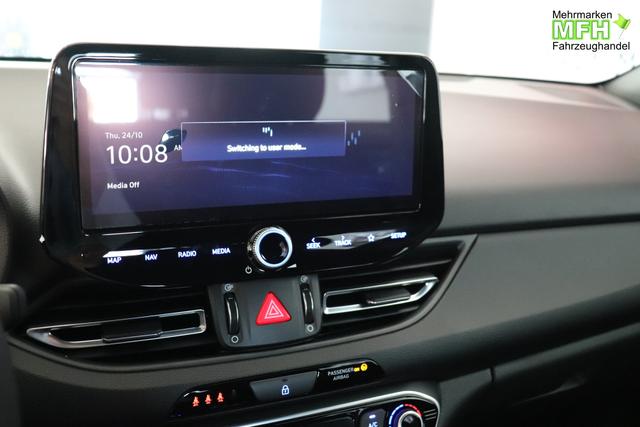 Hyundai i30 GO+ 1.0 TGDi DCT 73 kW (100 PS) Navigationssystem, Radio, DAB, Android Auto, Apple CarPlay, 2-Zonen-Klimaautomatik, Lenkradheizung, Sitzheizung, Induktionsladen des Smartphones, 17" Leichtmetallfelgen, uvm. 