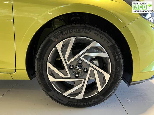 Hyundai i20 1,2 Family Lucid Lime metallic