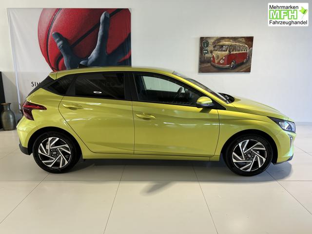 Hyundai i20 1,2 Family Lucid Lime metallic