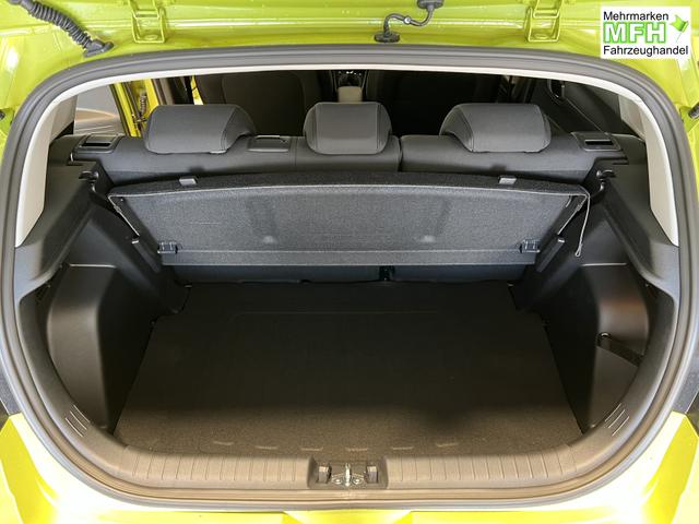 Hyundai i20 1,2 Family Lucid Lime metallic