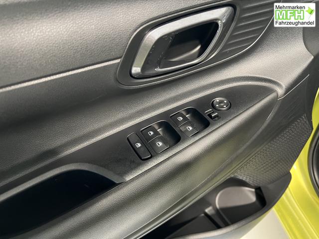 Hyundai i20 1,2 Family Lucid Lime metallic