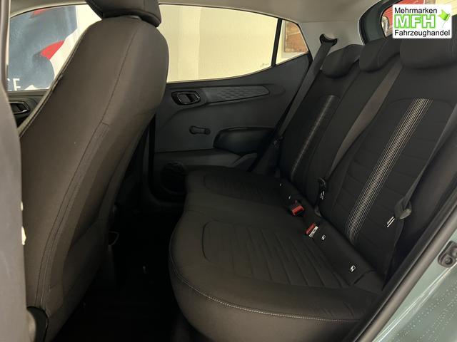 Hyundai i10 Go Plus MT Mangrove Green, Beispielbilder, ggf. teilweise mit Sonderausstattung