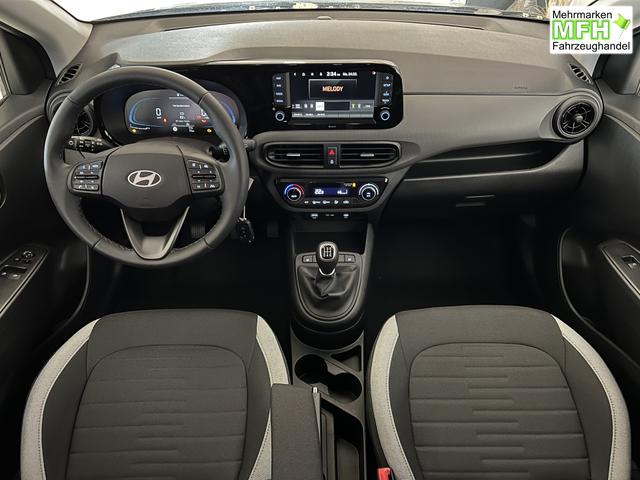 Hyundai i10 Go Plus MT Mangrove Green, Beispielbilder, ggf. teilweise mit Sonderausstattung