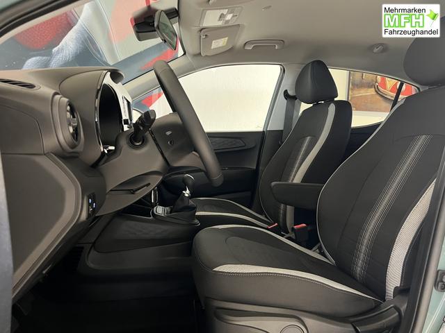 Hyundai i10 Go Plus MT Mangrove Green, Beispielbilder, ggf. teilweise mit Sonderausstattung