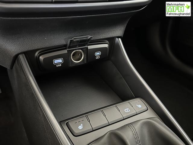 Hyundai i20 GO! Mangrove Green, Beispielbilder, ggf. teilweise mit Sonderausstattung