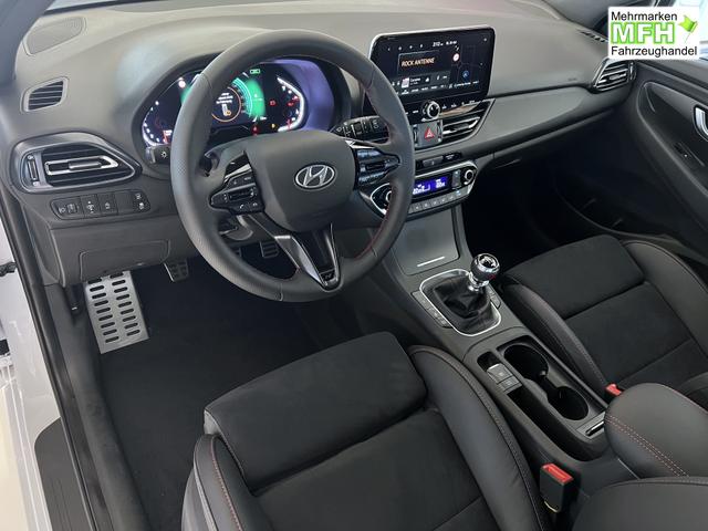 Hyundai i30 PD N-Line 1,5 TGDi 48V Serenity White, Beispielbilder, ggf. teilweise mit Sonderausstattung