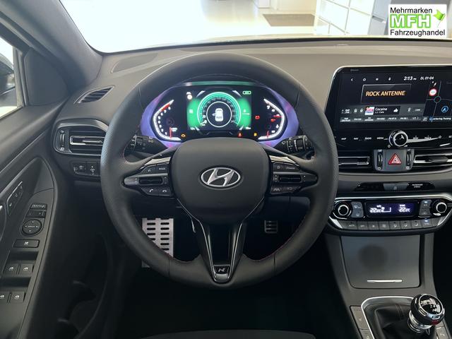 Hyundai i30 PD N-Line 1,5 TGDi 48V Serenity White, Beispielbilder, ggf. teilweise mit Sonderausstattung