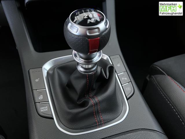 Hyundai i30 PD N-Line 1,5 TGDi 48V Serenity White, Beispielbilder, ggf. teilweise mit Sonderausstattung