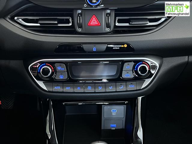 Hyundai i30 GO Meta Blue Pearl