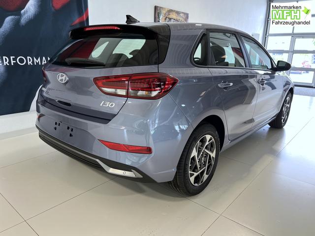 Hyundai i30 GO Meta Blue Pearl