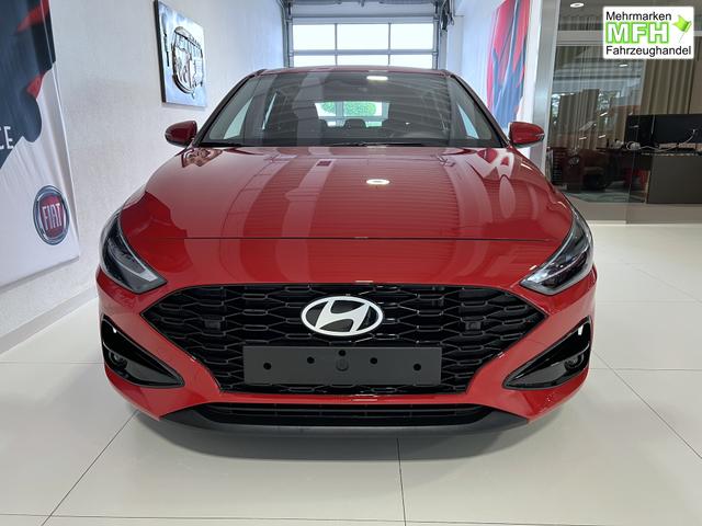 Hyundai i30 Go Engine Red