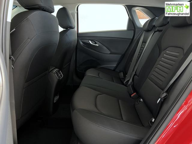 Hyundai i30 Go Engine Red