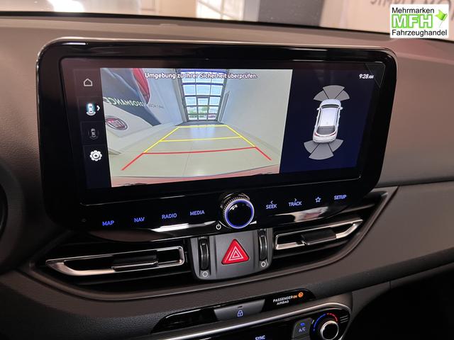 Hyundai i30 Go Engine Red