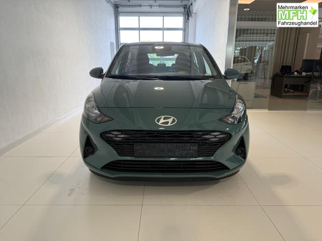 Hyundai i10 GO Mangrove Green