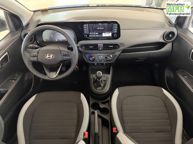 Hyundai i10 GO Mangrove Green