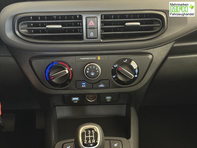 Hyundai i10 GO Mangrove Green