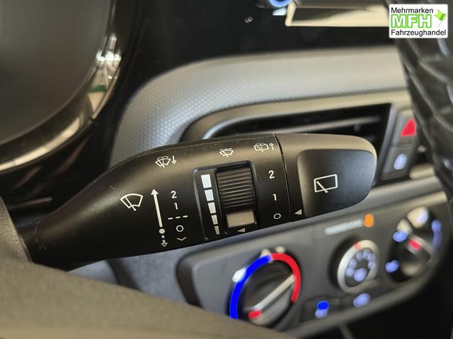 Hyundai i10 GO Mangrove Green