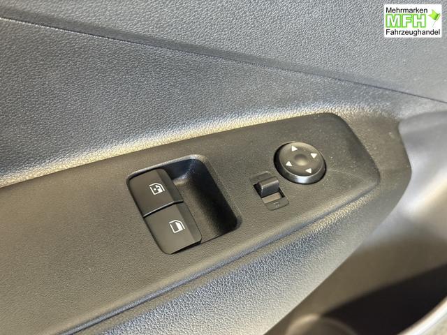 Hyundai i10 GO Mangrove Green