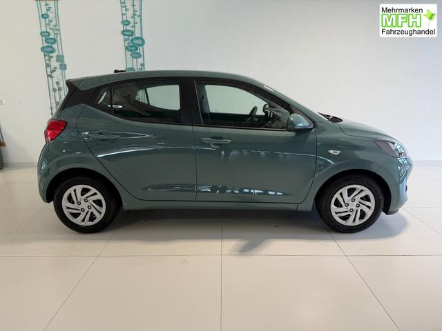 Hyundai i10 GO Mangrove Green