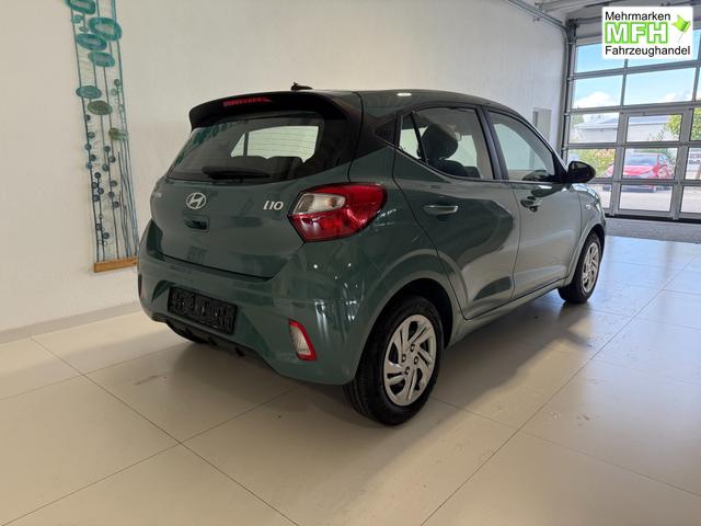 Hyundai i10 GO Mangrove Green