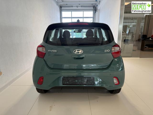Hyundai i10 GO Mangrove Green