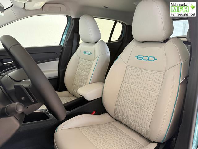 Fiat 600 La Prima Aqua Blau