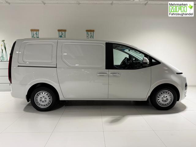Hyundai Staria Kastenwagen 3 Sitzer