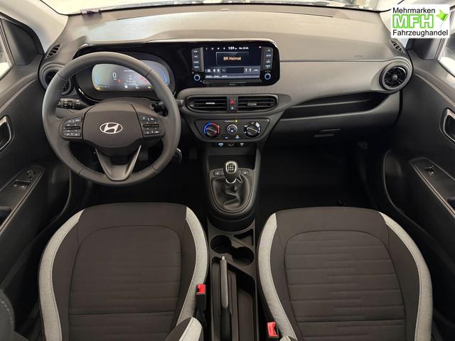 Hyundai i10 Go Atlas White