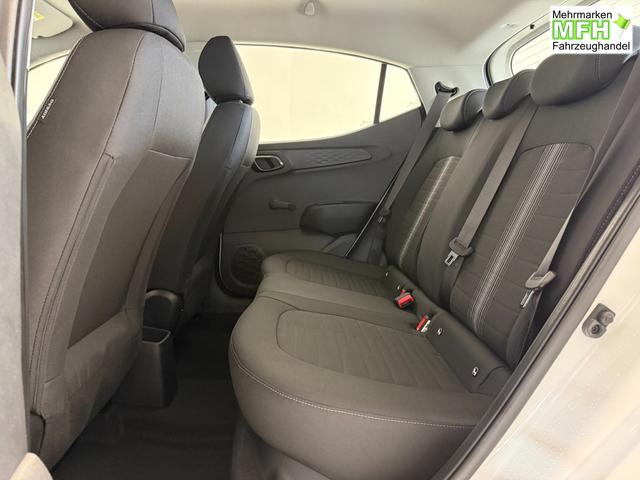 Hyundai i10 Go Atlas White