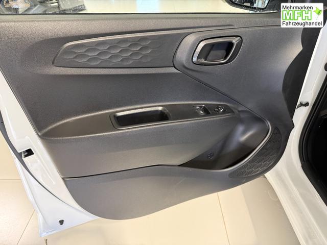 Hyundai i10 Go Atlas White