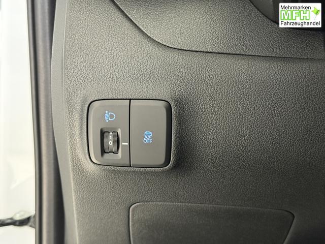 Hyundai i10 Go Atlas White