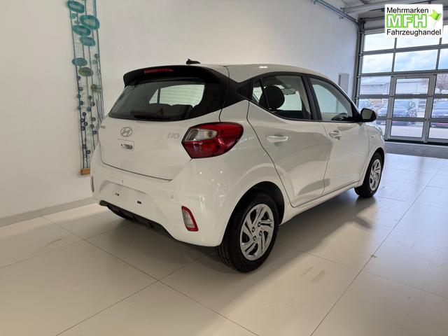 Hyundai i10 Go Atlas White