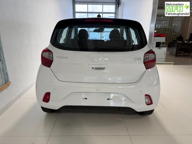 Hyundai i10 Go Atlas White