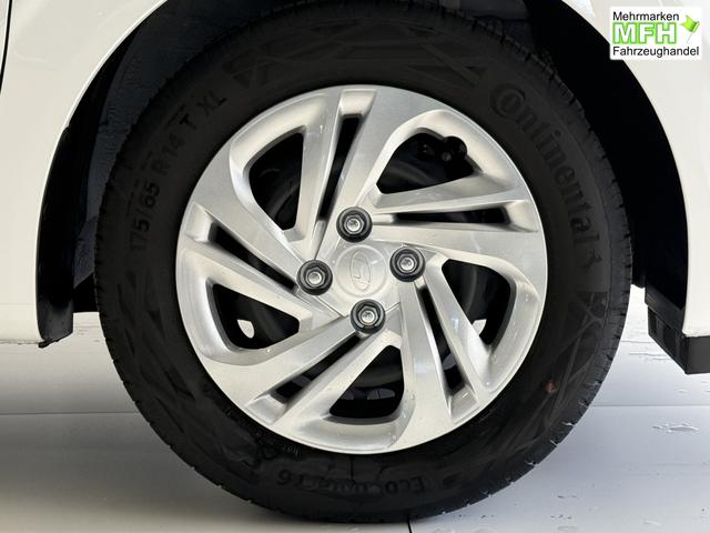 Hyundai i10 Go Atlas White