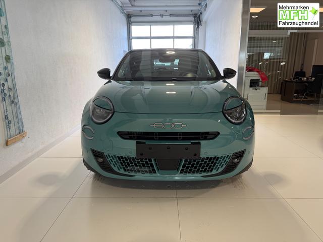 Fiat 600 La Prima Aqua Blau Bicolore