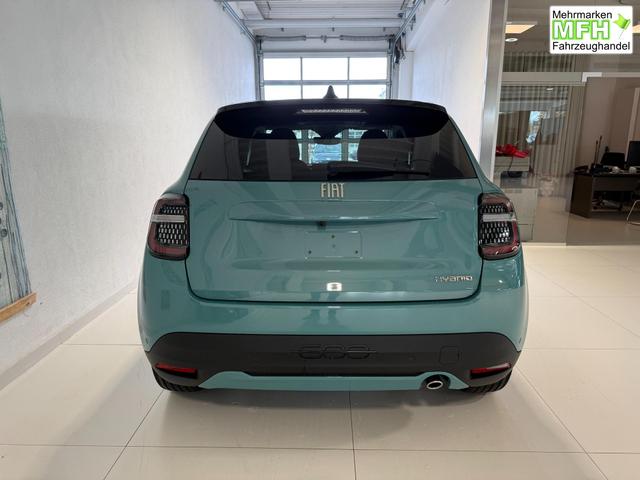 Fiat 600 Aqua Blau Vorlauf, Bei den verwendeten Bildern kann es sich um Beispielbilder handeln, ggf. teilweise mit Sonderausstattung.