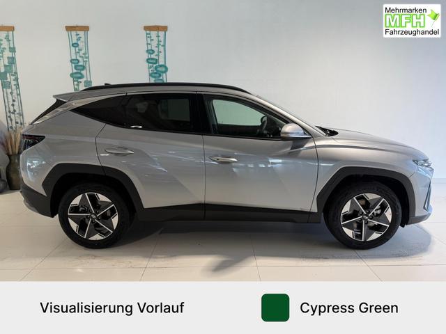 Tucson Cypress Green, Bei den verwendeten Bildern kann es sich um Beispielbilder handeln, ggf. teilweise mit Sonderausstattung.