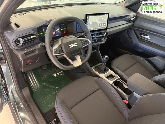 Dacia Bigster Zeder Gruen