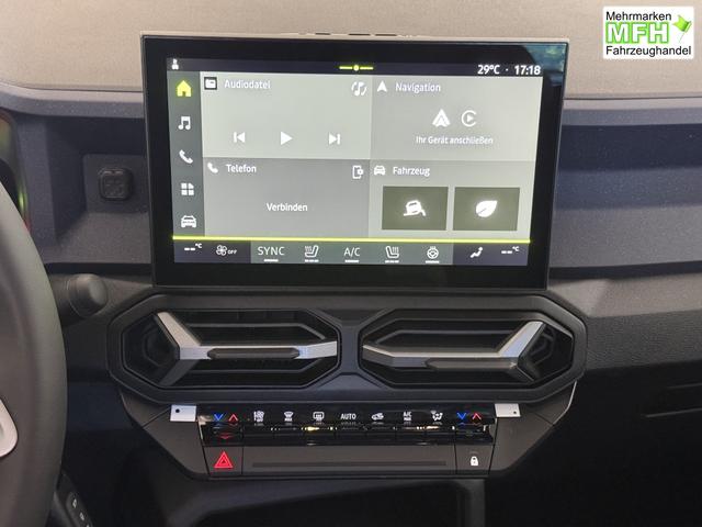 Dacia Bigster Zeder Gruen