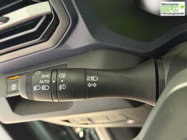 Dacia Bigster Zeder Gruen