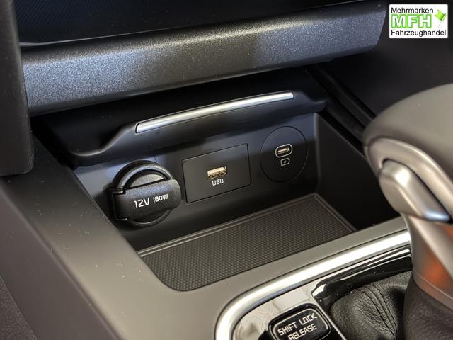 KIA XCEED Deluxe White